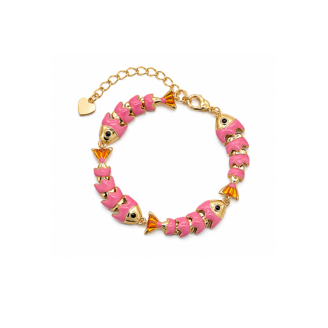 Roze visjes armband met goudkleurige details en kristallen van Casa Jadel.