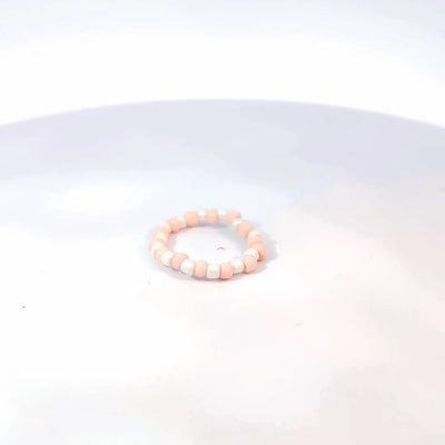 Kraaltjes ring wit en babyroze Saar