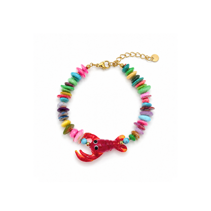 Kleurrijke schelpen kralenarmband met rode kreeft bedel van Casa Jadel.