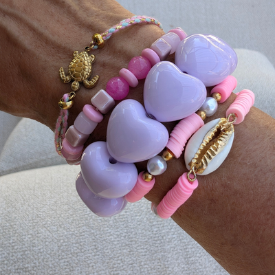 Lila chubby hartjes kralenarmband