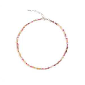 Tourmalijn natuursteen kleine kralenketting met fijne multicolor kralen en zilverkleurige sluiting