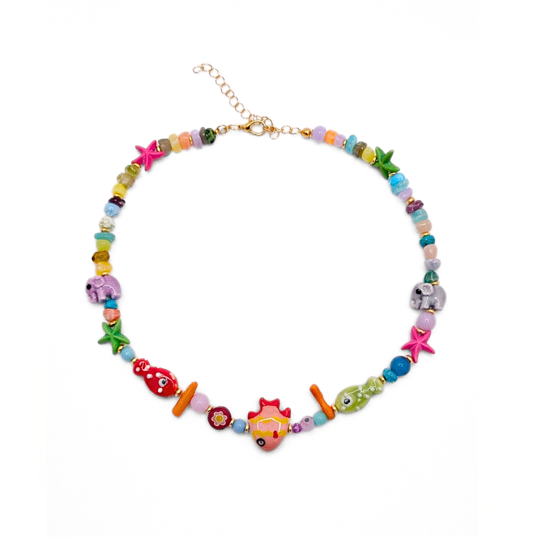 Kleurrijke trinket kralenketting met olifanten en vissen
