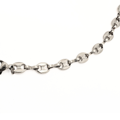 Detail van zilveren varkensneus schakels Casa Jadel ketting