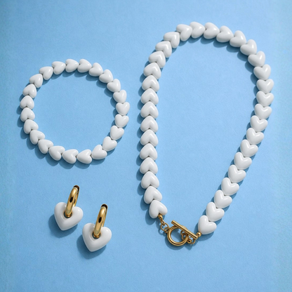 ALT-tekst
witte hartjes set met ketting armband en oorbellen van Casa Jadel