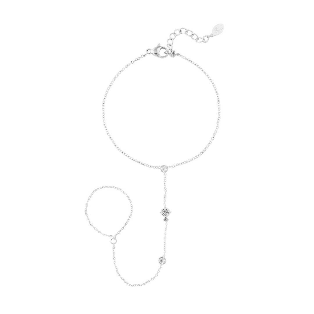 Zilveren hand chain armband met ring en subtiele strass details