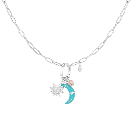 Zilveren schakelketting met turquoise maan bedel, zon bedel en kleine roze kraal, moderne bedelketting voor dames.